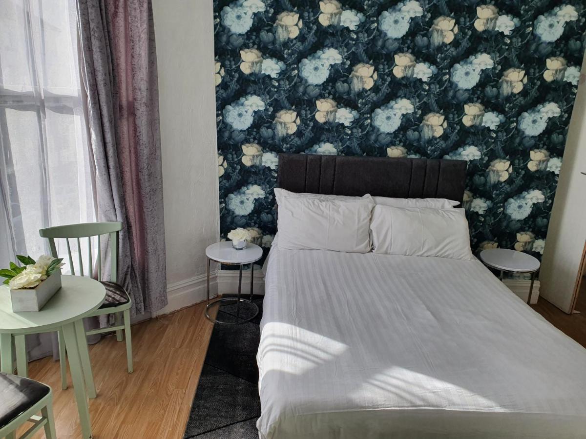 Balkan Hotel Blackpool Buitenkant foto